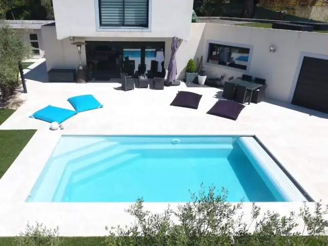 Une piscine installée par un particulier