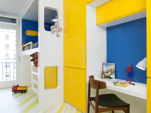 Une chambre d'enfant colorée et moderne