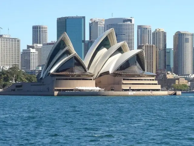 Deux rangées parallèles - Opéra de Sydney