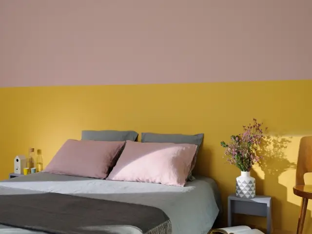 Un mur coloré pour ensoleiller sa chambre