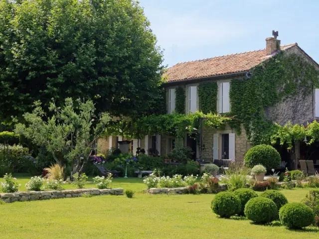 Un ancien champ de pommes de terre transformé en jardin romantique