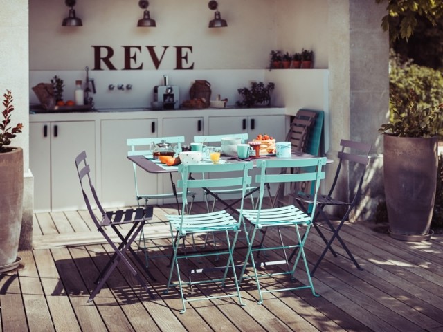 Cuisine d'été extérieure avec bar : nos conseils pour l'aménager - Aluvy  Design – ALUVY