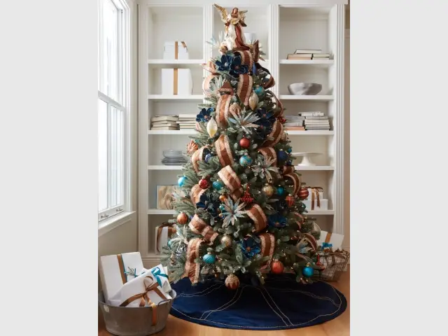 Un sapin marron et bleu pour un Noël original