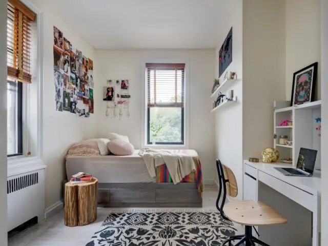 Une chambre d'ado à l'angle de l'appartement