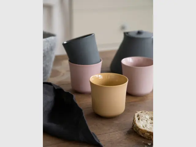 Mug coloré : 2,30 &euro; l'un