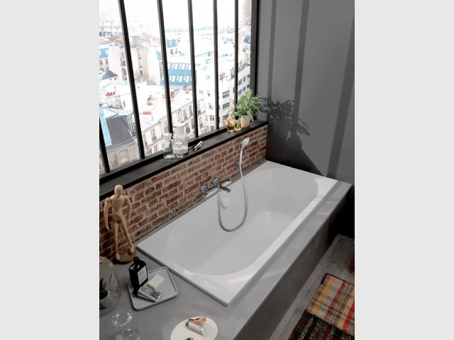 Améliorez le confort ou l'esthétique de votre salle de bain grâce à un  accessoire de baignoire haut de gamme proposé par Jacob Delafon.