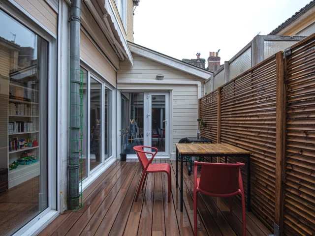 Une terrasse bien cachée sur les toits