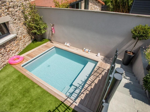 Mini piscine pour mini jardin