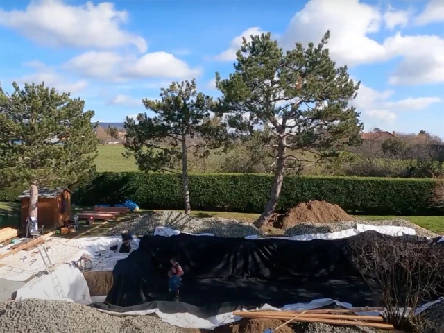 Piscine bois BioPoolTech - pose de la membrane