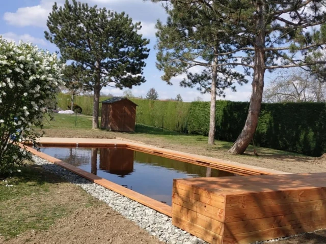 Une piscine pour les marins d'eau douce - Piscine bois terminée - BioPoolTech 