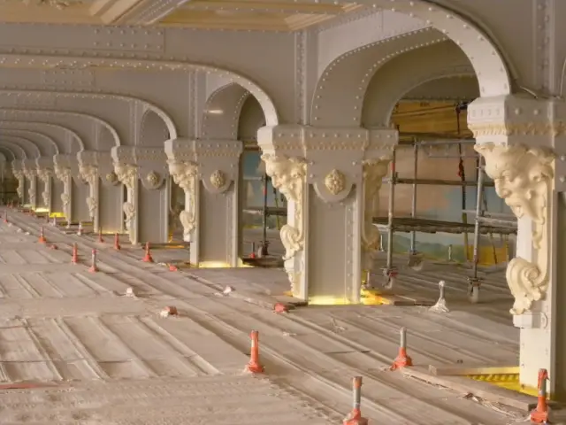 "Un rêve de restauratrice" - Galerie des fresques Paris gare de Lyon 