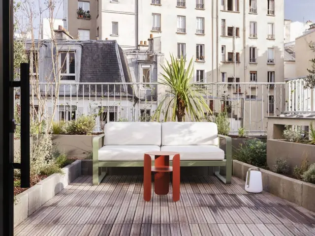 Une chaleureuse terrasse en bois