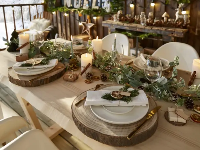 Bois et sapin pour une table de fêtes 100% nature