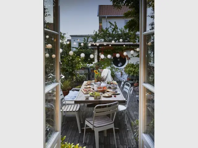 Une terrasse conviviale du matin au soir