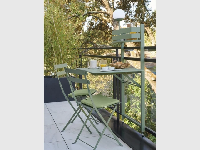 Table et chaise balcon collection Bistro, Fermob, prix : 415 &euro;