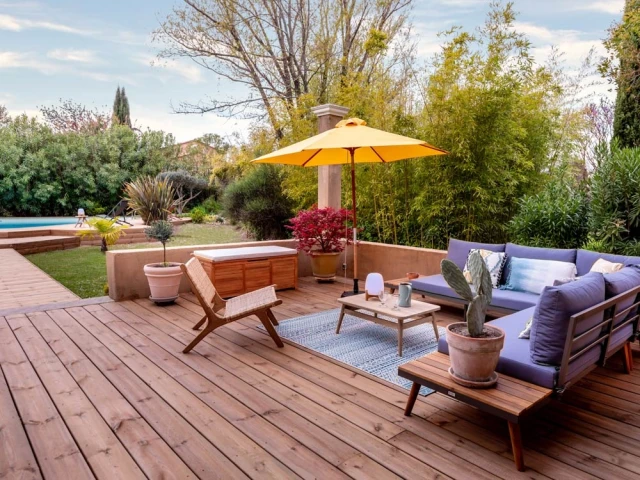 Une terrasse à l'esprit légèrement bohème