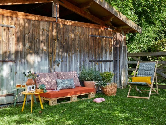 DIY : comment faire son salon de jardin en palettes ? Nos conseils et  astuces