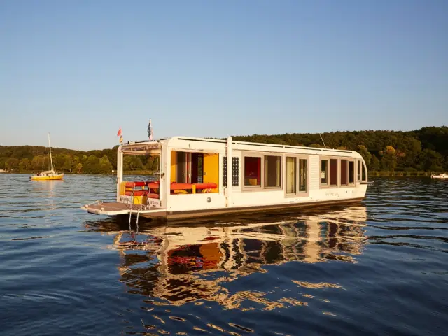 Une mini maison pour naviguer et vivre sur l'eau