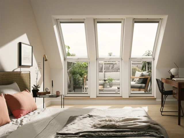 Une chambre sous les toits ouverte sur l'extérieur