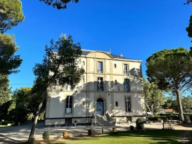 Le château de Bayssan a été construit en 1880