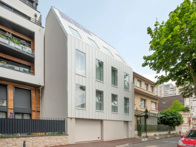 Une façade tout en zinc signée de l'architecte Régis Botta