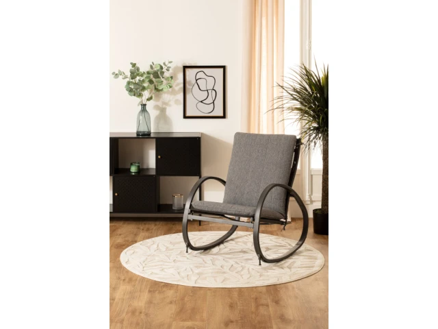 Un rocking-chair avec de jolies rondeurs 