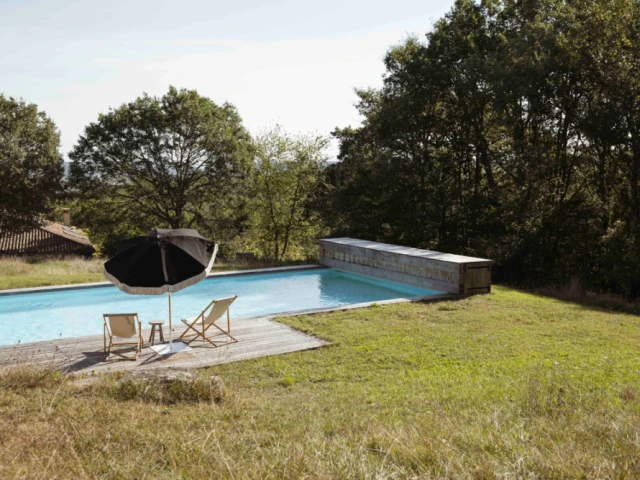 Une piscine dans un écrin de nature