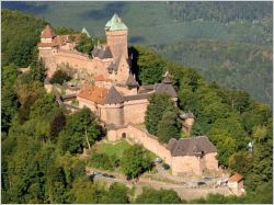 Une forteresse du Moyen Âge qui traverse les époques